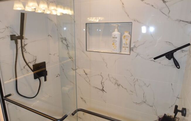 1 bed, 1 bath, $1,795, Unit # 229