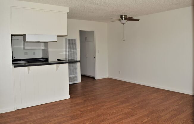 1 bed, 1 bath, 575 sqft, $1,785, Unit 09