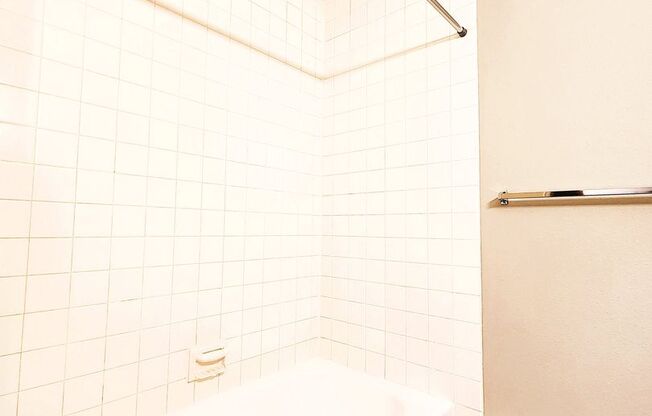 Studio, 1 bath, 440 sqft, $975, Unit 224