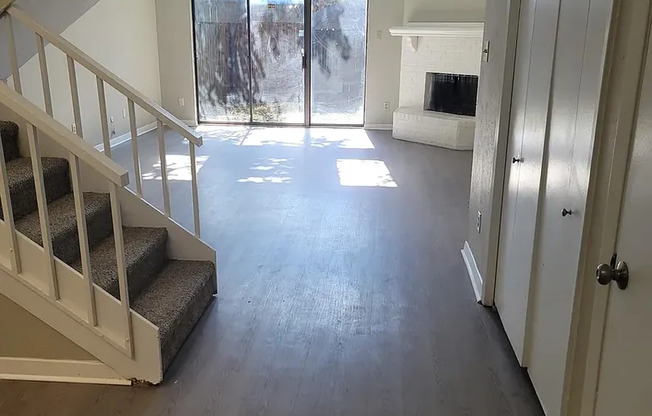 2 beds, 2.5 baths, $2,100, Unit APT #B1