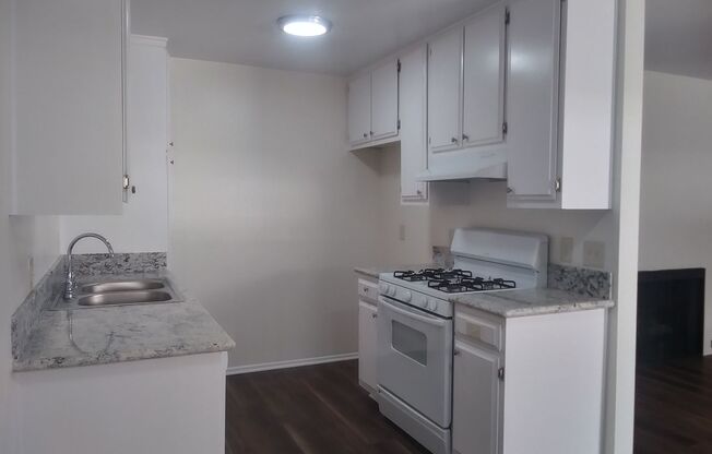 2 beds, 2 baths, 799 sqft, $2,050, Unit 123