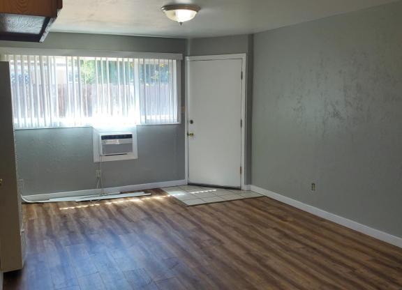 2105 15 AVE