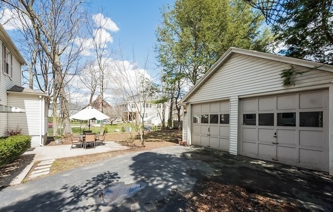 62 EVERGREEN AVE