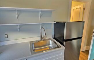 1 bed, 1 bath, $985, Unit # 2