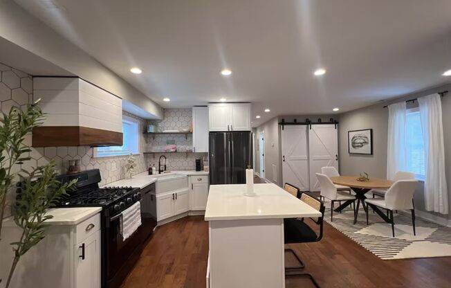 PF-ARG, 1724 N. Talman Series