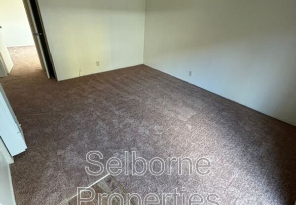 1537 8th Ave Apt E