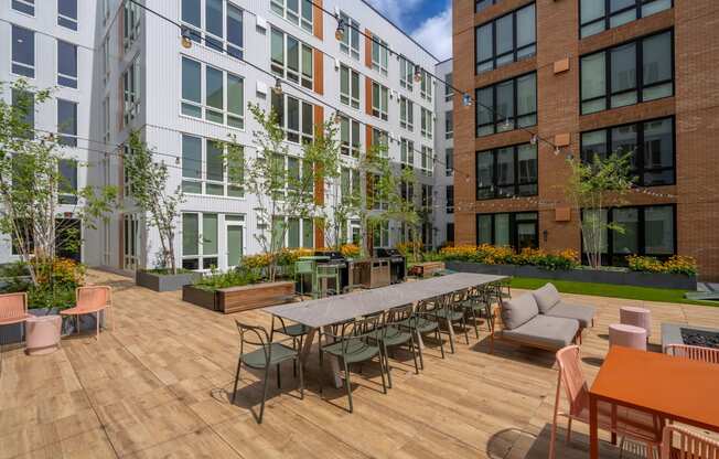 The Warren Apartments patio dining area