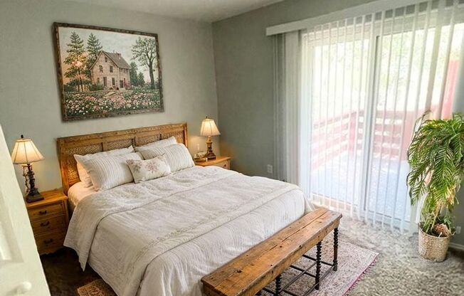 2 beds, 1 bath, 725 sqft, $1,295, Unit 425 E Fountain Pl. - Unit 202