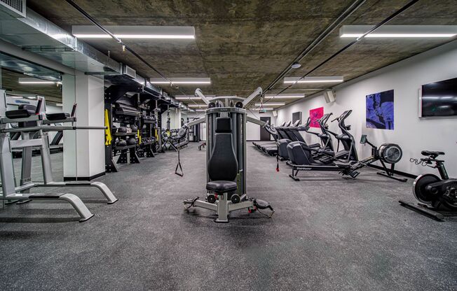 2 beds, 2 baths, 872 sqft, $5,300, Unit 202