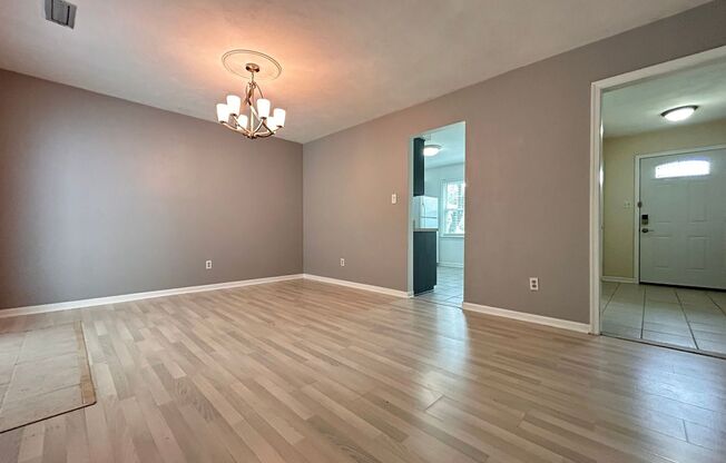 Welcome to this charming 3 bedroom "ASK ABOUT OUR ZERO DEPOSIT"