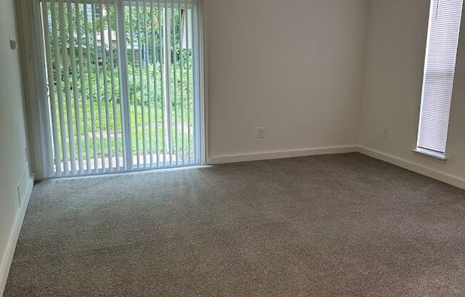 1 bed, 1 bath, 570 sqft, $1,275, Unit AO346