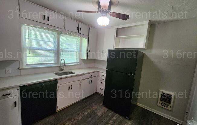 $975- 3 bedroom / 1 bathroom - Single Family Home