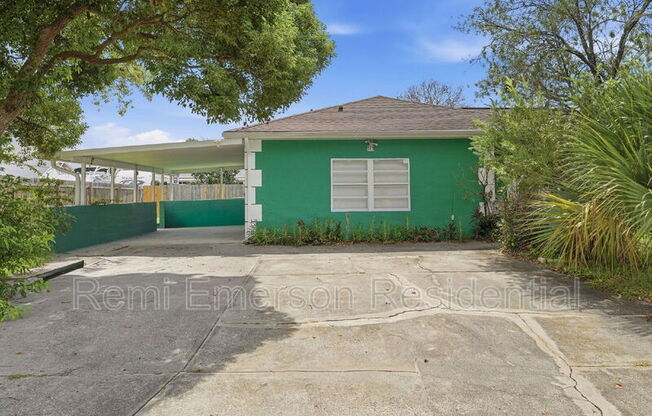 515 FLORAL DR