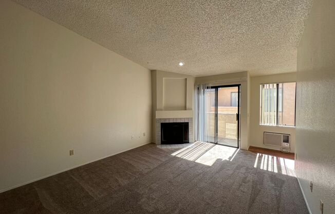 1 bed, 1 bath, 660 sqft, $1,800, Unit 76