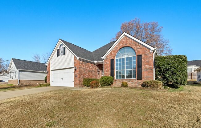 Cozy 3-Bedroom Home with Fireplace, Pergola!