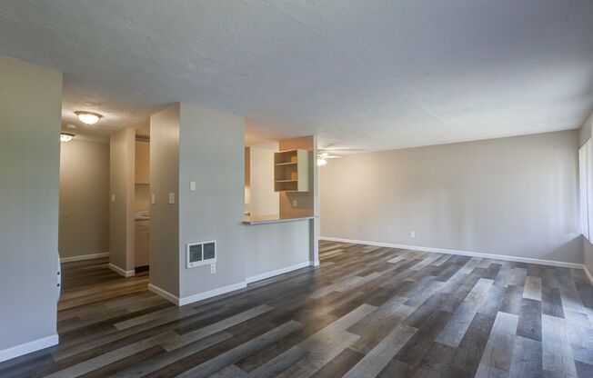 2 beds, 1 bath, 952 sqft, $1,525, Unit 204