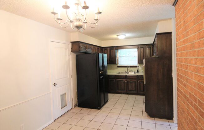 3 beds, 2 baths, $1,450