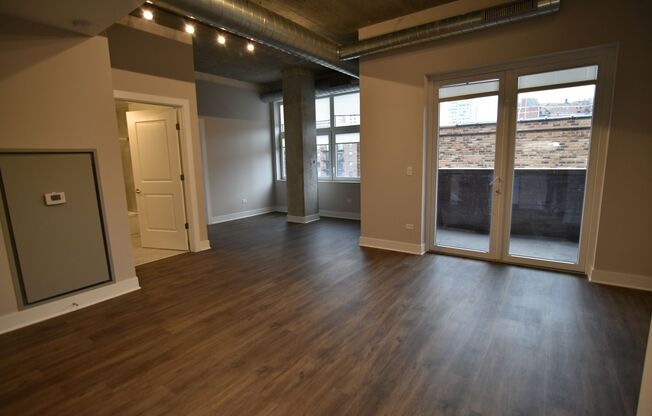 2 beds, 2 baths, 976 sqft, $4,275, Unit 3833-722