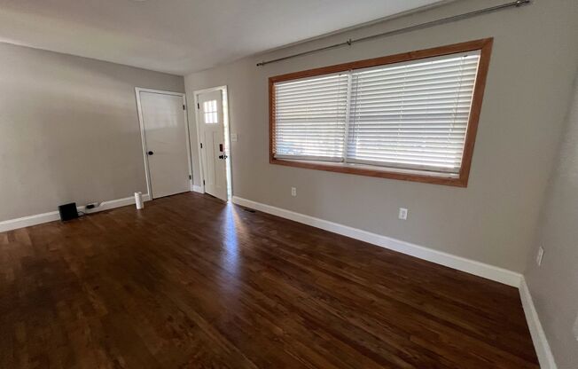 2 beds, 1 bath, $1,695