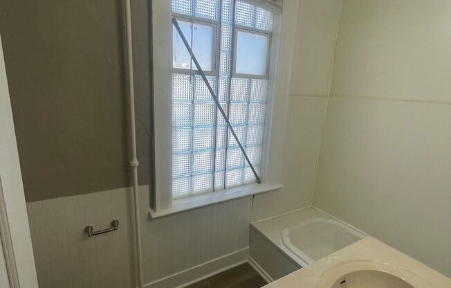 1235 Michigan Ave. (4 Unit)