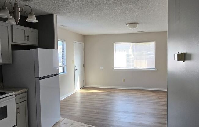1 bed, 1 bath, 500 sqft, $895, Unit 242
