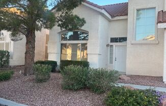 Beautiful 4 Bedroom Home on the Golf Course in Guard-Gated Community!