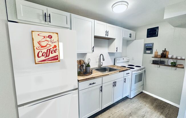 1 bed, 1 bath, 650 sqft, $965, Unit A17