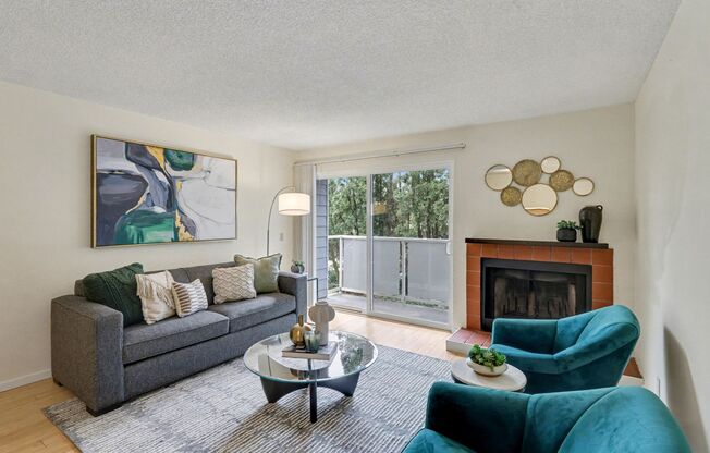 Maple Leaf Condo, 2 bedroom, 2 bath