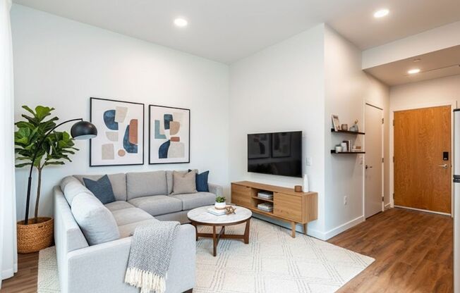 1 bed, 1 bath, 373 sqft, $1,863, Unit 305