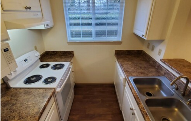 2 beds, 2 baths, 1,030 sqft, $1,735, Unit 512