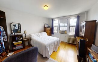 3 beds, 1 bath, $2,750, Unit # 41