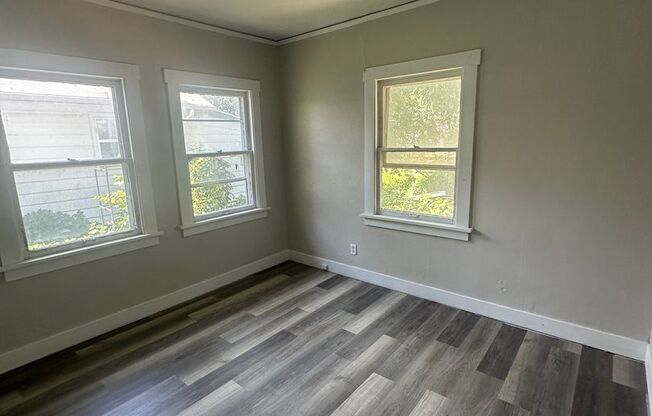 CENTRALLY LOCATED 2 BEDROOM