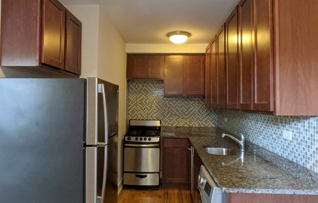 550 W Arlington Pl