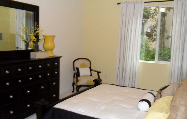 3 beds, 2.5 baths, 1,576 sqft, $3,700, Unit 8700-302