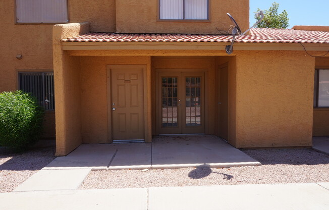 Charming 2 bed 1.5 bath Phoenix townhouse