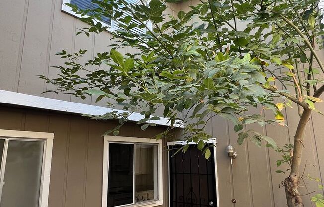 2 Bedroom 2.5 Bath Townhome Available in Pomona