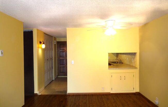 2 bed/ 1 bath Condo!  With  Great Views!
