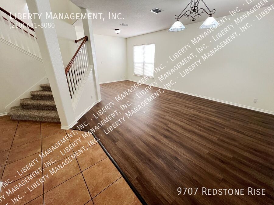 9707 REDSTONE RISE