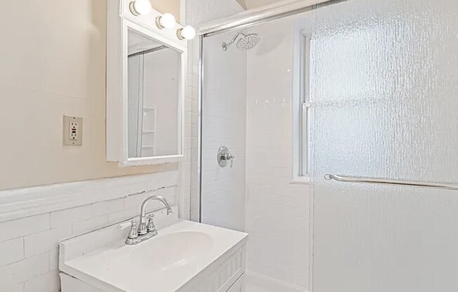 2 beds, 1 bath, 650 sqft, $3,100, Unit 170