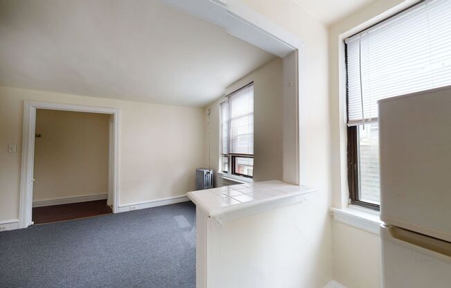 Studio, 1 bath, 252 sqft, $935, Unit 210