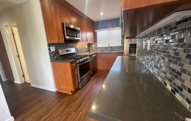1 bed, 1 bath, 450 sqft, $2,395, Unit 4977