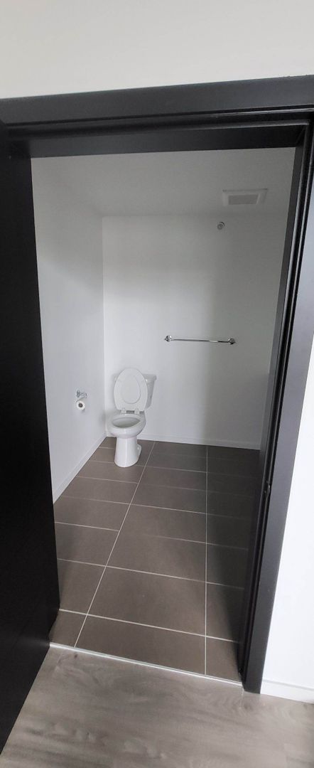 1 bed, 1.5 baths, 1,002 sqft, $2,800, Unit 105 LIVE WORK