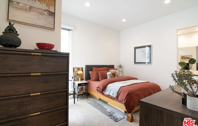 10909 1/2 OTSEGO ST