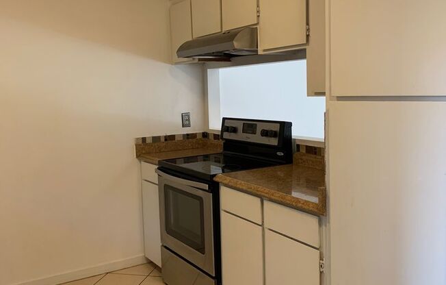 2 beds, 1 bath, $1,500, Unit Unit 3