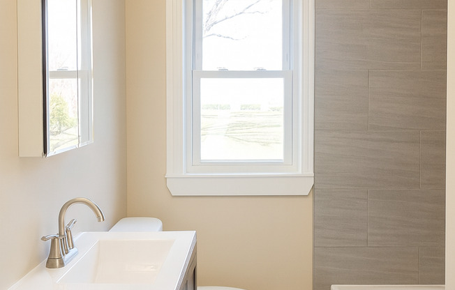 1 bed, 1 bath, 715 sqft, $1,875, Unit C-14