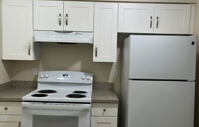 2 beds, 1 bath, 860 sqft, $2,295, Unit C-201
