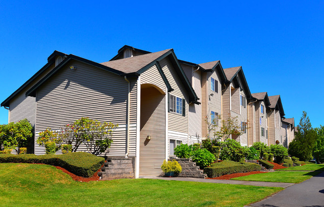 Puyallup Apartments- Deer Creek Apartments- exterior