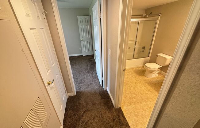 1 bed, 1 bath, $1,295, Unit 124