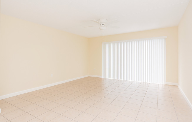 Townhome 2 Bedroom 2.5 Bathroom and fenced backyard