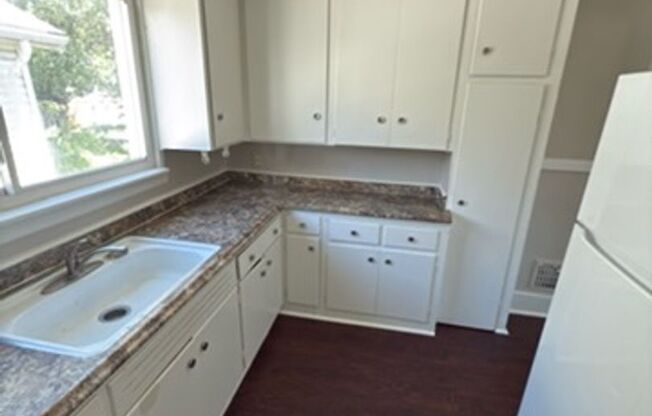 15702 Cherrylawn